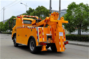 右江高速路拖车费