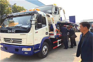 右江汽车道路救援拖车价格